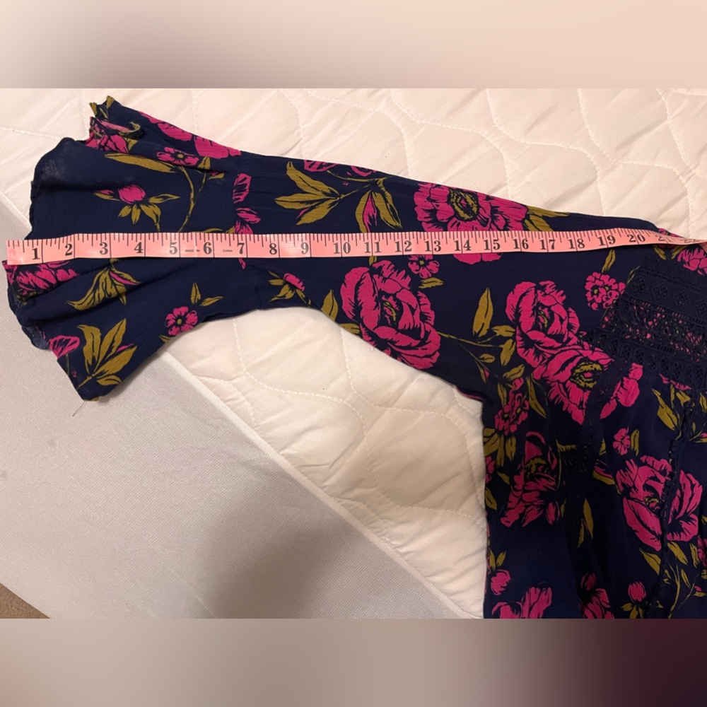 🔥 Express fashion • Navy and fuchsia banded peasant top - Picture 13 of 14